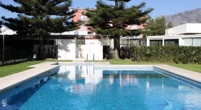 Club Maritimo at Ronda III 