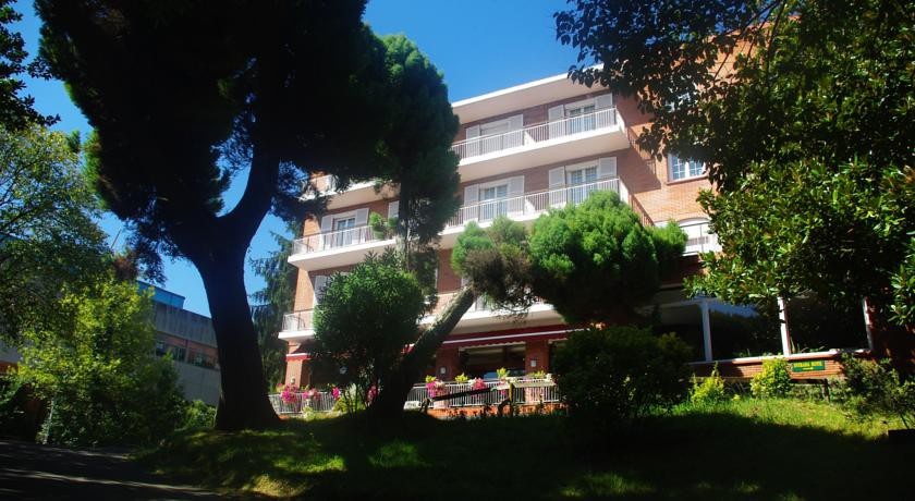 Hotel AlcГЎzar IrГєn 
