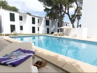 Apartamentos Cala Blanca 