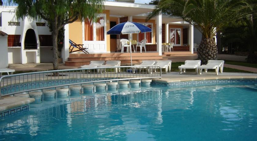 Apartamentos Playa Calan Blanes 