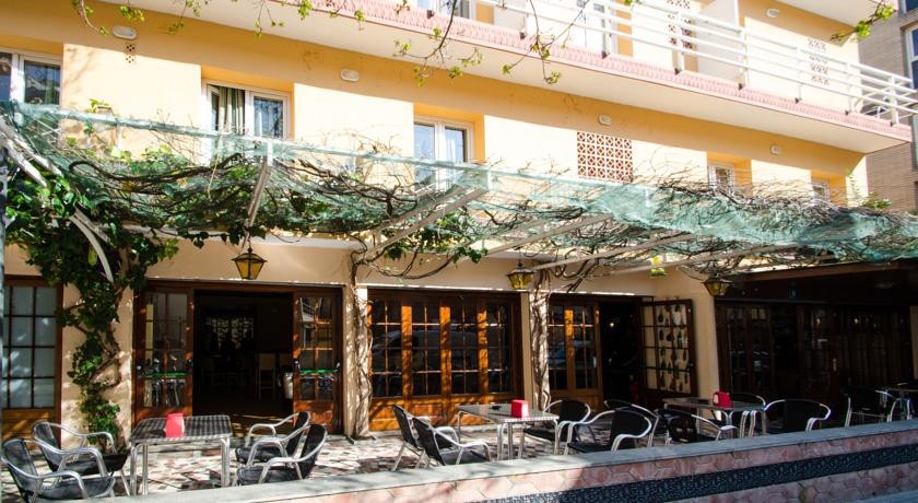 Hostal Lloret 