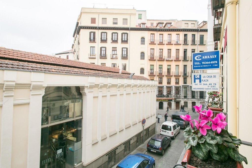 Hostal La Casa de La Plaza 
