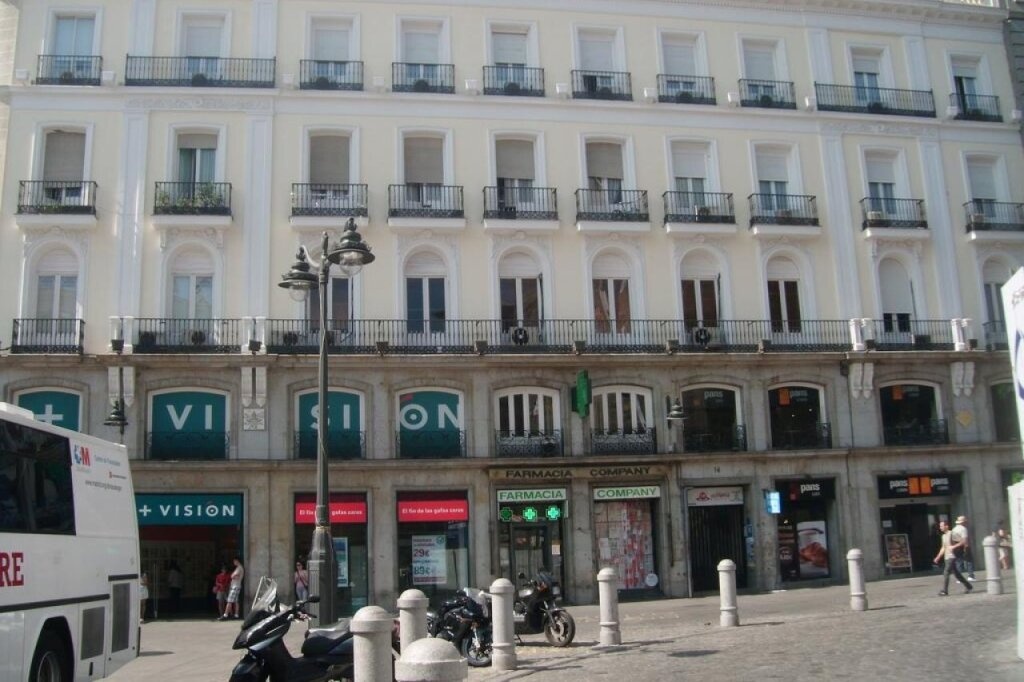 Puerta del Sol Rooms 