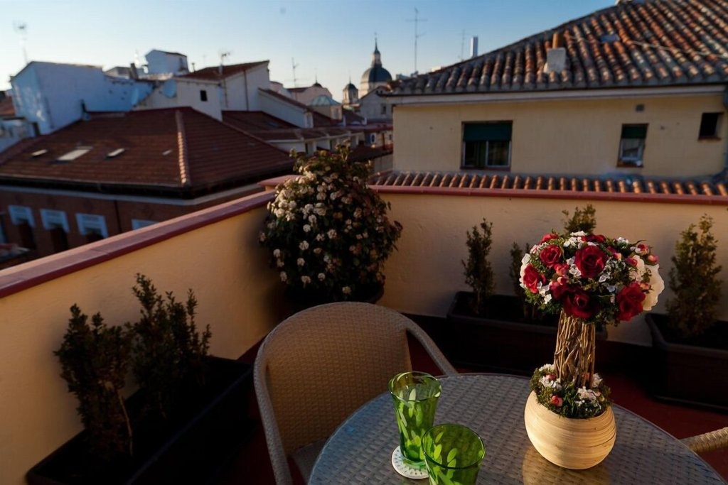 THC Tirso Molina Hostel 