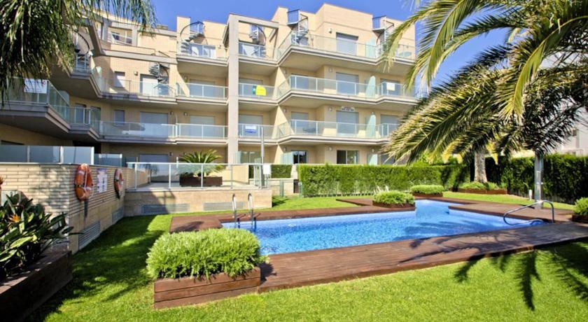 UHC Panoramic Apartments 