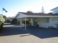 Wainui Beach Motel 