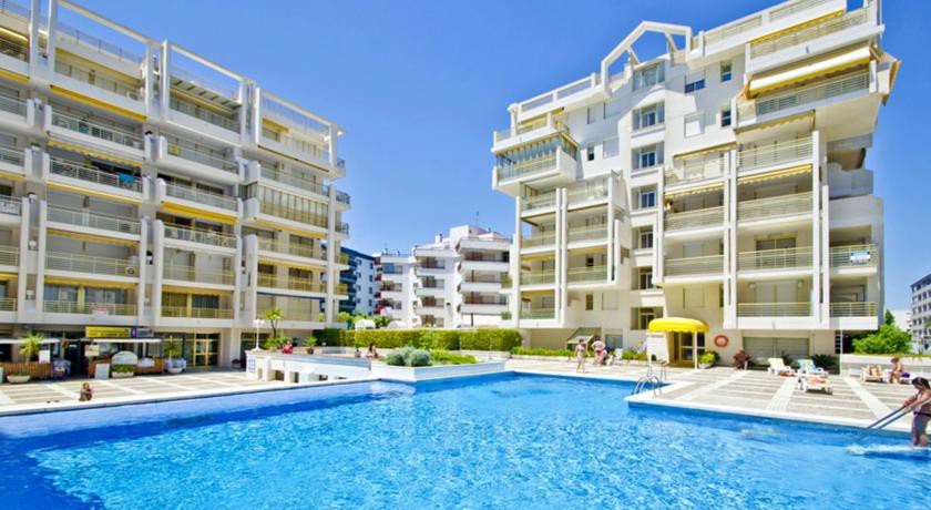 UHC Novelty Apartments 