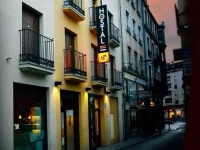 Hostal Bajo La Muralla 