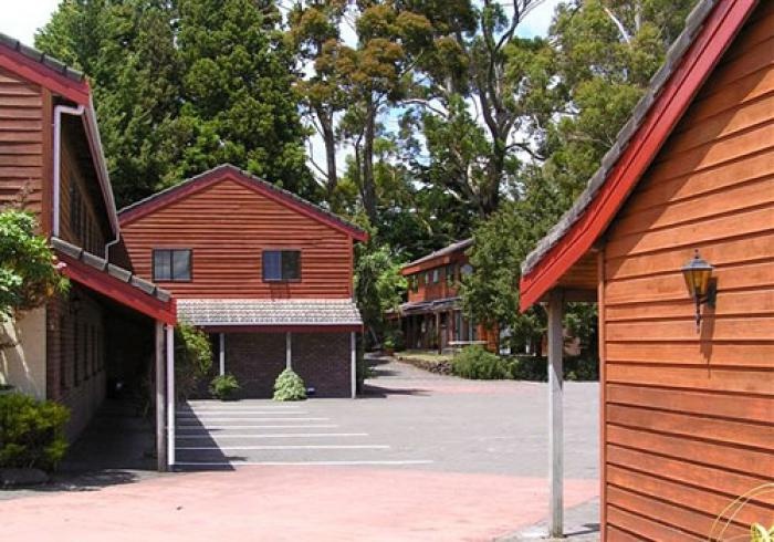 The Hobbit Motor Lodge 