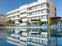 Atenea Park Suites & Apartments 