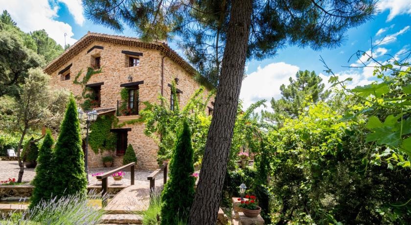 Hotel de MontaГ±a Cueva Ahumada 