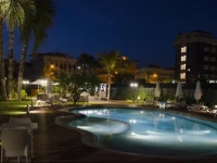 Almaluna Hotel & Resort 