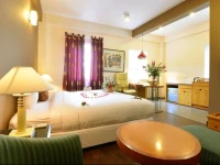Golden Sun Villa Hotel 