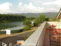 CameracaffГЁ sul Lago 