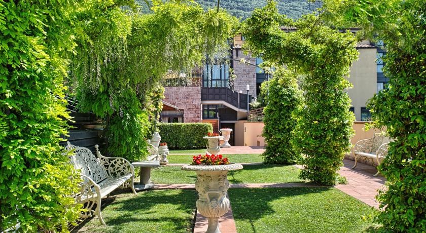 Grand Hotel dei Congressi Assisi, RГІseo 