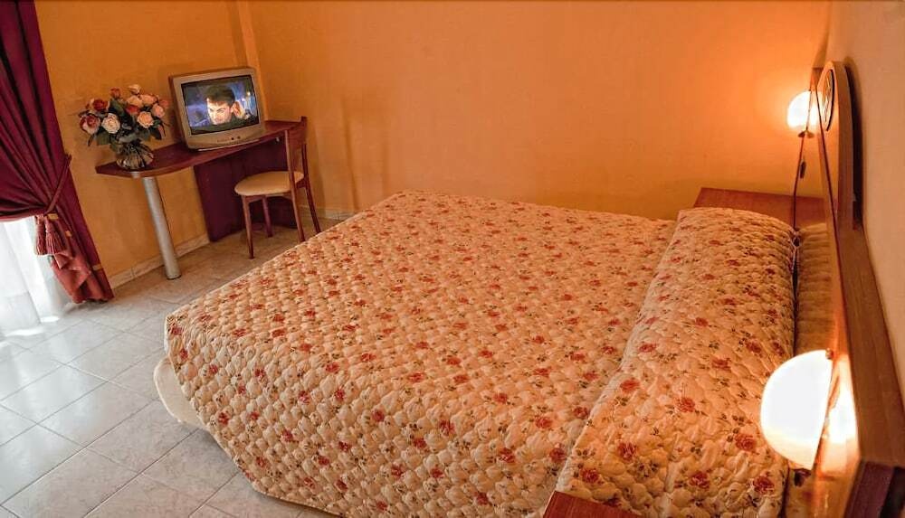 Demy Hotel 