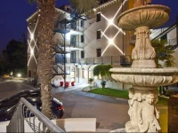 Momis Hotel 
