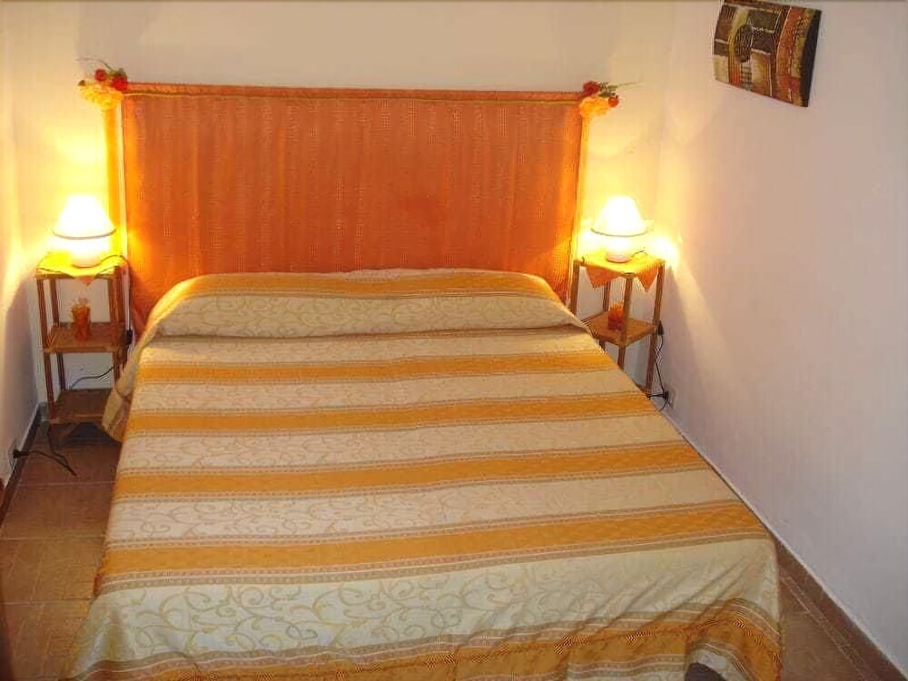 Roseto Apartments 