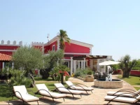 La Maison Rouge Resort 