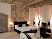 Hotel J and J 
