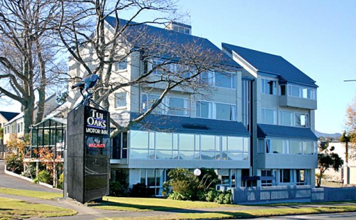 Tui Oaks Motor Inn 