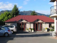 Settlers Motel 5*