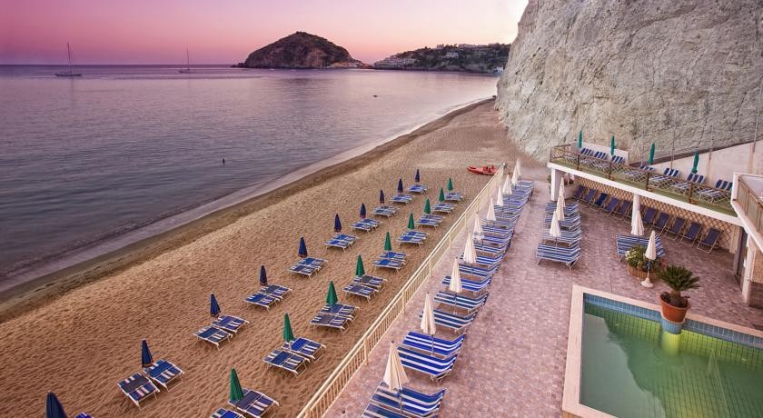 Hotel Vittorio Beach Resort 