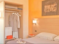 Hotel First 