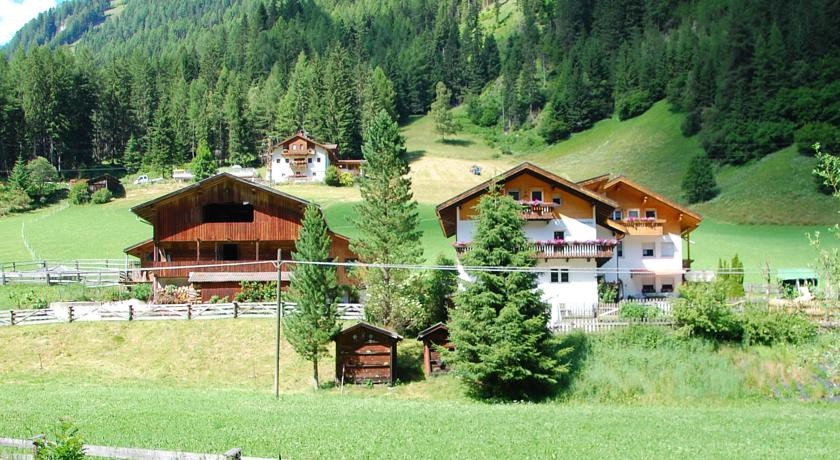 Felderhof Apartments 