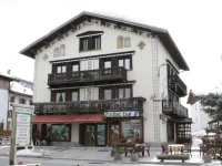 Garni Zodiac House 