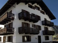 Roulette Apartments 