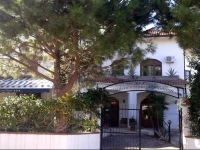 Residence Gnura Momma 