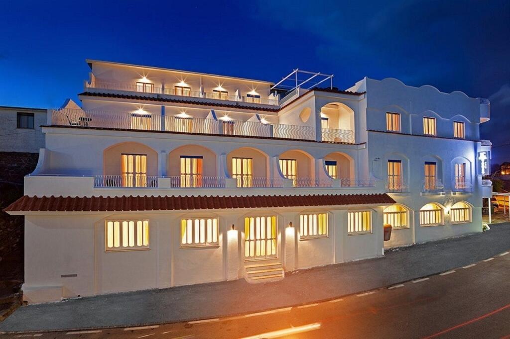 Hotel Caruso 