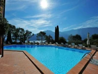 Brentano Apartments 