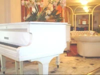 Touring & International Hotel 