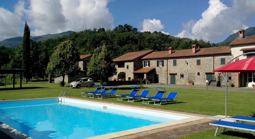 Coriana Apartments & Villas 
