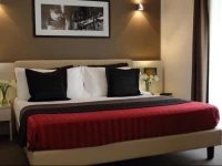 Stelle Hotel The Businest 