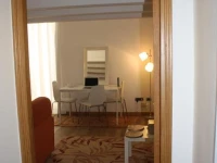 4 Seasons Apt in the City Center 