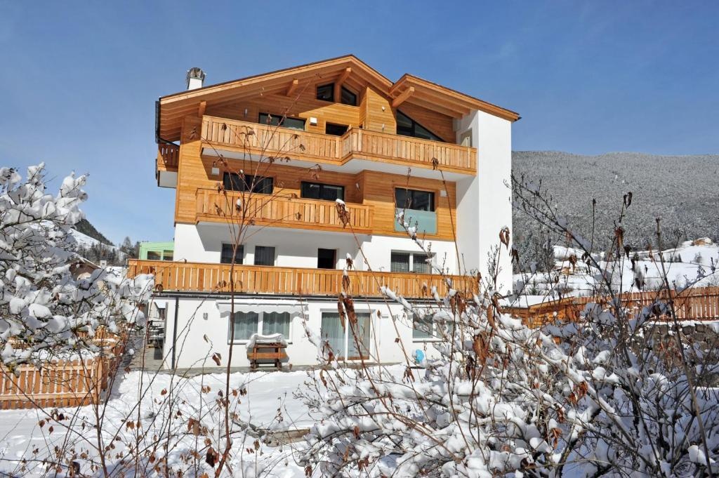 Apartments Cesa Leni 