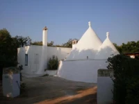Trullo speciale vicino al mare 