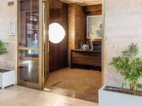 Suite in Center 