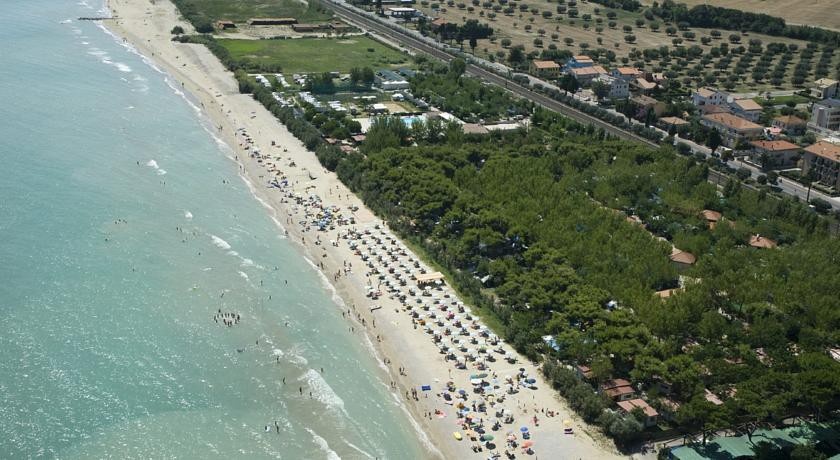 Pineto Beach Village & Camping 
