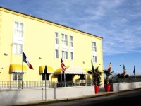 La Isla Resort 