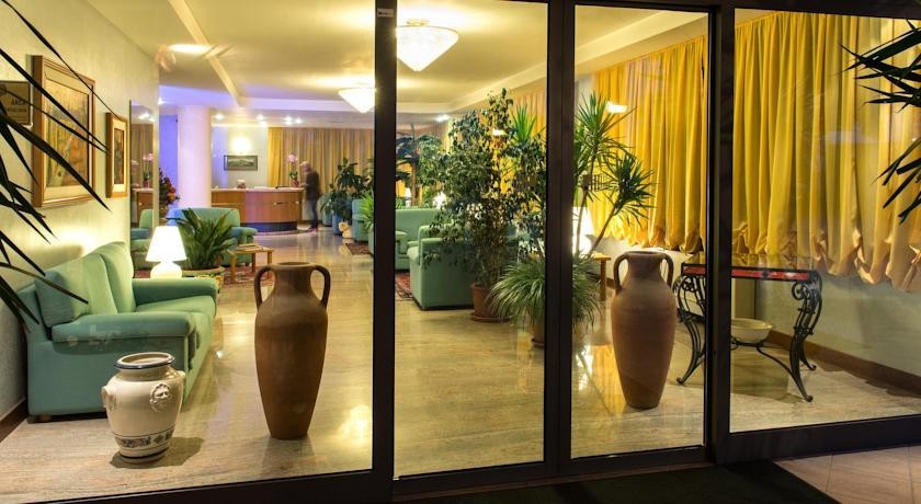 Hotel Torresi 