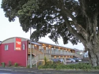 Landmark Manor Motel 4*