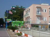 G House 