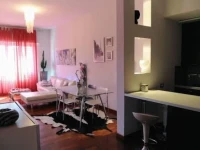 Luxury Design Near Center 