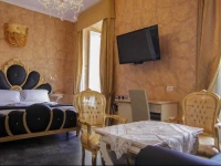 Popes Suites 