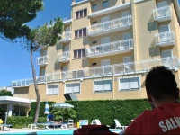 Bahama Hotel  
