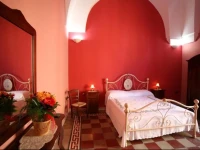 B&B Kyrios 
